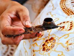 Proses Membuat Batik Tulis Dengan Cara Tradisional
